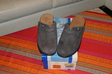Pantoufles femme taupe Fly Flot NEUVES Pointure 42 beschikbaar voor biedingen