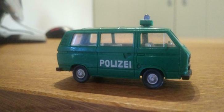 Schaalmodel Volkswagen Transporter Duitse politie, Hobby en Vrije tijd, Modelbouw | Auto's en Voertuigen, Gebruikt, Overige typen