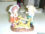 Bisquit kindjes met paraplu,  h; 13cm, Antiek en Kunst, Kunst | Beelden en Houtsnijwerken, Ophalen