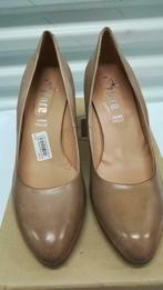 622A* PIURE superbes escarpins taupe tout cuir (40), Vêtements | Femmes, Chaussures, Neuf, Autres couleurs, Escarpins, Envoi