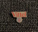 PIN - VITTEL - WATER - EAU MINÉRALE, Collections, Envoi, Comme neuf, Marque, Insigne ou Pin's