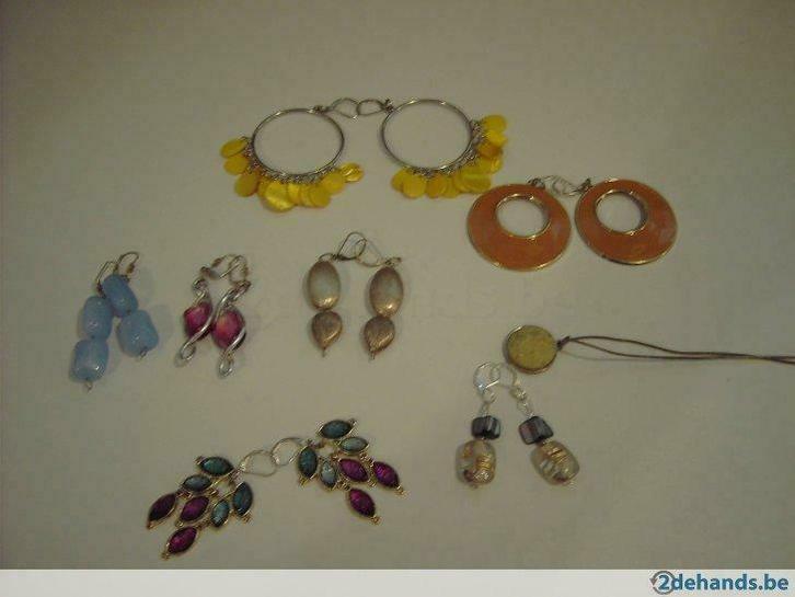 Opruiming juweeltjes !! Nieuwstaat !, Handtassen en Accessoires, Oorbellen, Gebruikt, Zilver, Wit, Ophalen of Verzenden