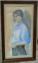 Schilderij in pastelkrijt: vrouw met hoofddoek.