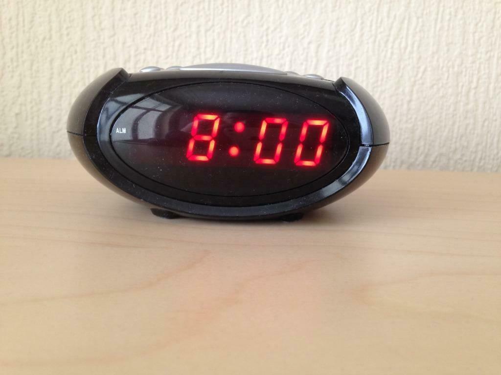 Réveil Électronique avec Radio, Enlèvement ou Envoi, Utilisé