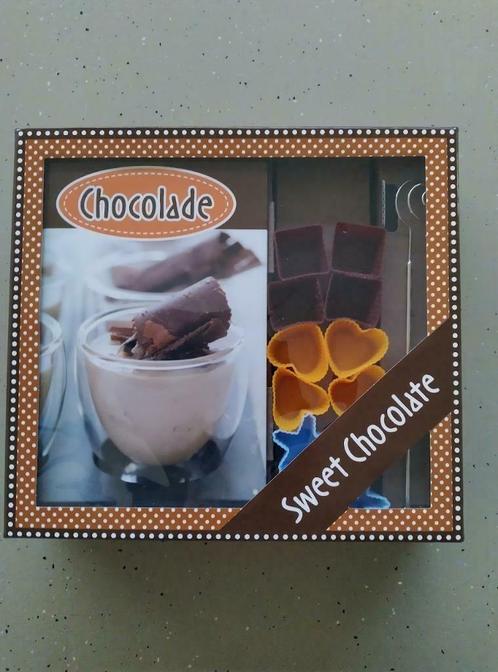 Coffret Livre Chocolat - De Lantern - 12 moules à chocolat, Maison & Meubles, Cuisine | Ustensiles de cuisine, Neuf, Enlèvement ou Envoi