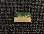 PIN - DUNDEE - CROCODILE - KROKODIEL, Verzenden, Zo goed als nieuw, Dier of Natuur, Speldje of Pin