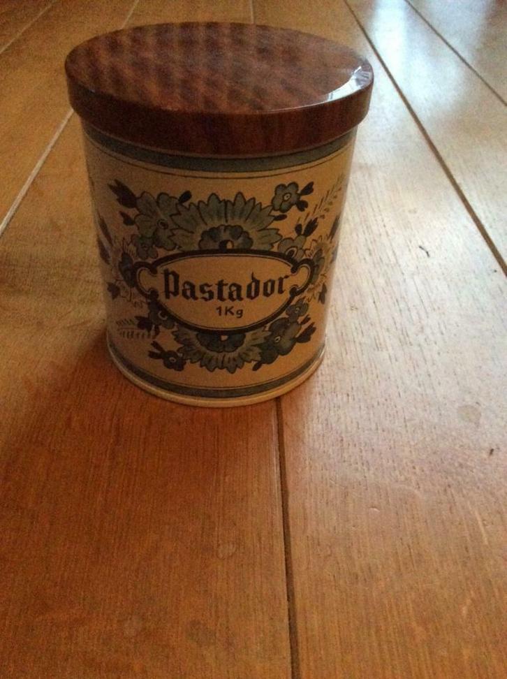 Vintage, Oude blikken doos te koop, Verzamelen, Merken en Reclamevoorwerpen, Gebruikt, Verpakking, Ophalen of Verzenden