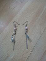 Oorbellen, Handtassen en Accessoires, Oorbellen, Ophalen of Verzenden, Grijs, Hangers