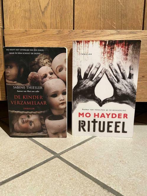 2 thrillers Ritueel + de kinderverzamelaar, Livres, Thrillers, Comme neuf, Enlèvement ou Envoi