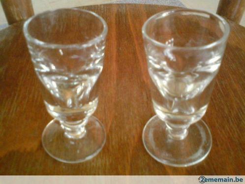 A voir 2 très jolis petits verres bistrot soufflé main, Maison & Meubles, Cuisine | Vaisselle, Utilisé, Verre ou Verres