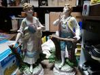 2 belles statues en porcelaine, dame et noble, Enlèvement