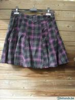 Korte geruite rok merk: Madonna maat XS, Kleding | Dames, Rokken, Ophalen of Verzenden, Gedragen, Maat 34 (XS) of kleiner