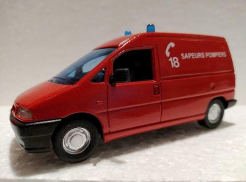 Solido Peugeot Expert - 18 Sapeurs Pompiers - Fabriqué en Fr, Hobby & Loisirs créatifs, Voitures miniatures | 1:43, Comme neuf
