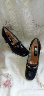 Paire de chaussures dame cuir bleu pt 35 (132), Vêtements | Femmes, Sans, Enlèvement ou Envoi, Neuf, Bleu