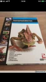 Boek terarium dieren. Handboek en nadlagwerk. 15€, Boeken, Ophalen, Zo goed als nieuw