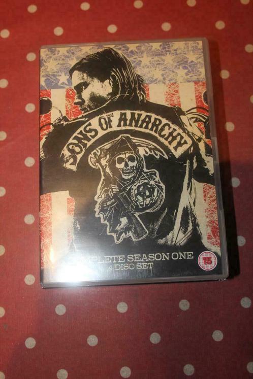 Sons of anarchy  seizoen  1-2-3-4, CD & DVD, DVD | TV & Séries télévisées, Action et Aventure, À partir de 16 ans, Enlèvement ou Envoi