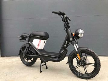 Nieuwe elektrische scooter 