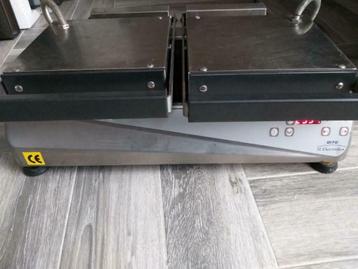 DUBBELE ELECTROLUX GRILL VOOR PANINI beschikbaar voor biedingen