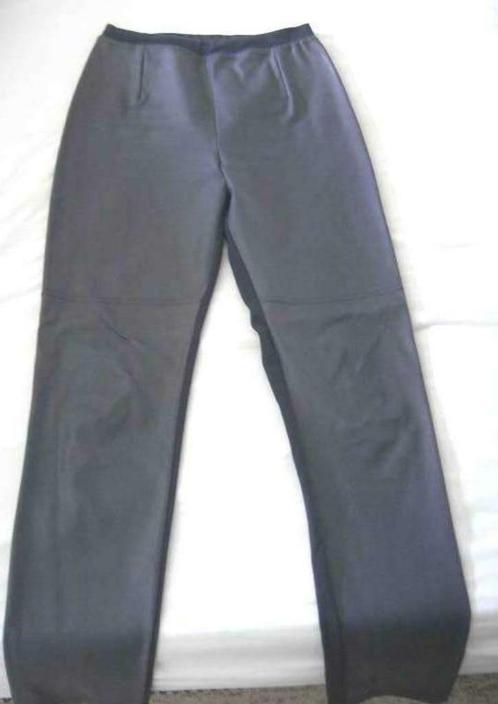 Hele mooie donkerblauwe broek leder-look - maat 40-42., Kleding | Dames, Broeken en Pantalons, Zo goed als nieuw, Maat 38/40 (M)