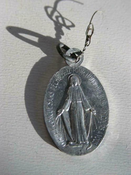 Petite Médaille Ancienne, Collections, Religion, Utilisé, Christianisme | Catholique, Bijoux, Enlèvement ou Envoi