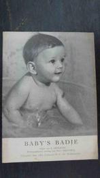 oud boekje Aan een jonge moeder reeks nr 2 Baby's badje 1950, Antiek en Kunst, Verzenden