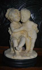 Mooi brocante beeld van twee kinderen, gips, Antiek en Kunst, Curiosa en Brocante, Ophalen of Verzenden