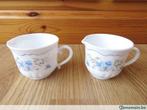 vintage 2 tasses à lait motifs fleurs bleue en arcopal