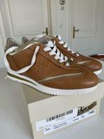 Sneakers, MET, Ophalen of Verzenden, Zo goed als nieuw, Sneakers