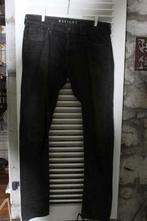 3 pantalons, Ophalen, Gedragen