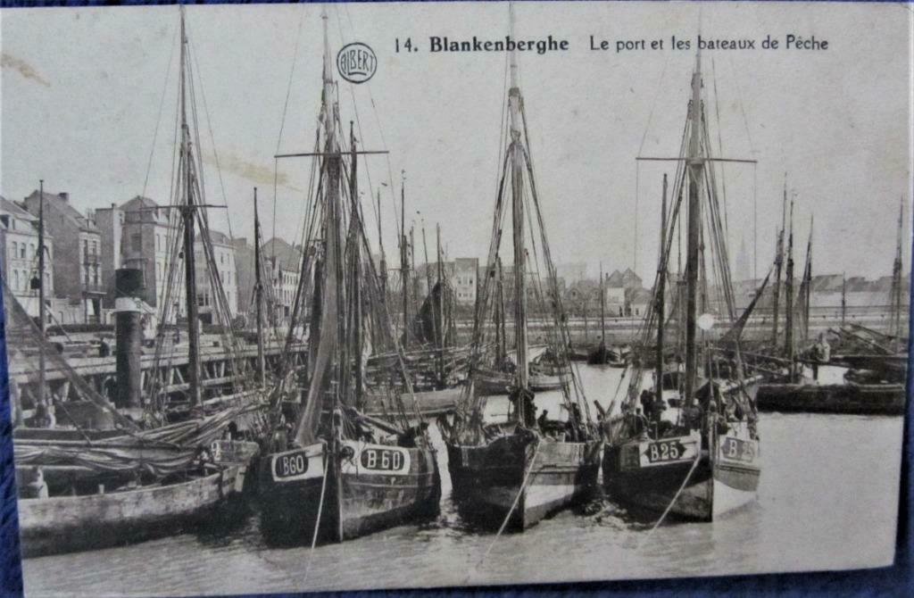 POSTKAART- BLANKENBERGE, DE HAVEN EN DE VISSERSBOTEN., Ophalen of Verzenden, 1920 tot 1940, Gelopen, West-Vlaanderen