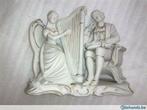 beeldje van harp speelster. biscuit., Antiek en Kunst