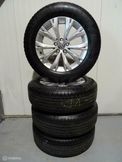 Originele 17 Inch Lichtmetalen Velgen + Banden VW Tiguan 5N, Auto-onderdelen, Banden en Velgen, Velg(en), Zomerbanden, 17 inch