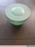 tupperware doos groen 13,5 cm Hoog en doormeter boven 18 cm, Gebruikt