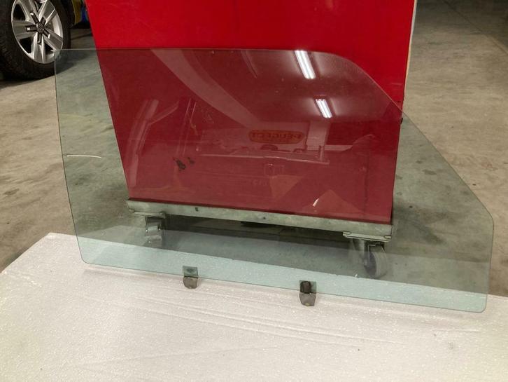 BMW - Alpina E21 -Zijruit deur rechts - groen getint - NIEUW, Auto-onderdelen, Ruiten en Toebehoren, BMW, Oldtimer onderdelen