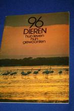 96 dieren hun leven gewoonten ( prentenalbum  1977 ), Boeken, Prentenboeken en Plaatjesalbums, Ophalen of Verzenden, Zo goed als nieuw