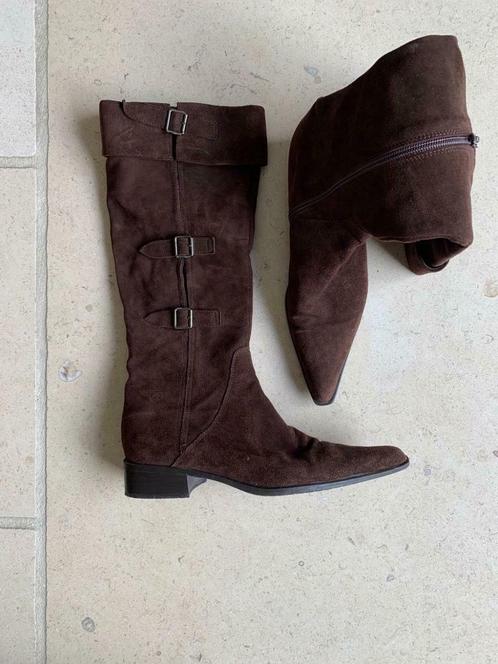 Bottes femme en daim marron, taille 39, hauteur du talon 3cm, Vêtements | Femmes, Chaussures, Comme neuf, Bottes hautes, Brun