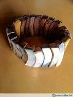 Bracelet manchette bi-matière nacre et bois, Overige materialen, Gebruikt