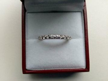 Ring wit goud met diamant beschikbaar voor biedingen