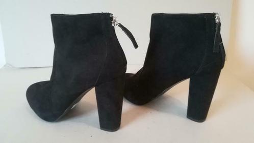 159A* BERSHKA jolis bottillons noirs daim (39), Vêtements | Femmes, Chaussures, Porté, Boots et Botinnes, Noir, Envoi