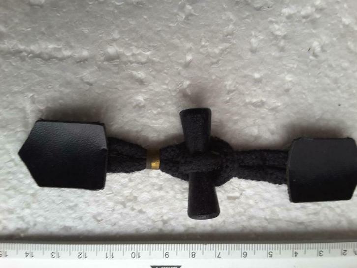 brandebourg imitation cuir noir avec bûchette bois noir41 mm, Hobby & Loisirs créatifs, Couture & Fournitures, Neuf, Enlèvement ou Envoi