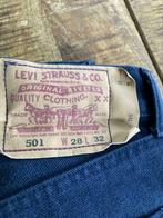 Lévi s 501 bleu marine, Vêtements | Femmes, Jeans, Levi's, Porté