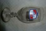 #C bier glas 1664 DE KRONENBOURG International ' op voet ', Verzamelen, Glas en Drinkglazen, Ophalen of Verzenden, Nieuw, Bierglas