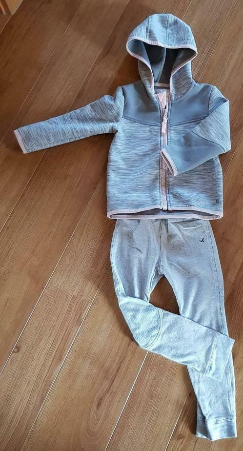 Decathlon jogging 104, Enfants & Bébés, Vêtements enfant | Taille 104, Utilisé, Fille, Vêtements de sport ou Maillots de bain