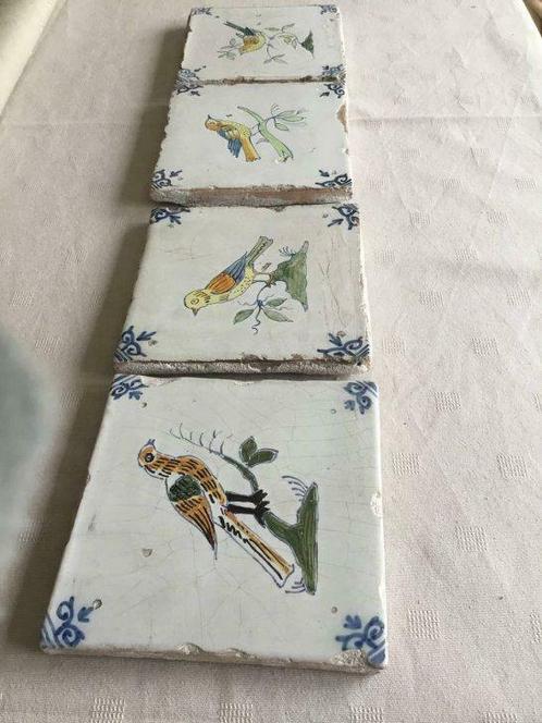 Zeldzame antieke tegels met gekleurde vogel - Nederland (4st, Antiek en Kunst, Antiek | Wandborden en Tegels, Ophalen