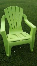 Un fauteuil pour enfants en résine