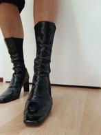 Gratis verzenden zwarte fuif  90s vintage blokhaklaarzen 41, Kleding | Dames, Schoenen, Hoge laarzen, Verzenden, Zwart, Zo goed als nieuw