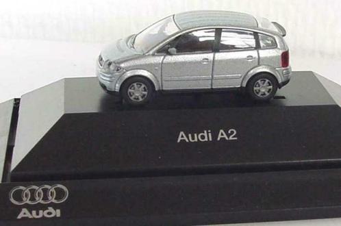 1:87 Rietze Audi A2 1999 - 2005 metallicsilver dealeruitgave, Collections, Marques automobiles, Motos & Formules 1, Comme neuf