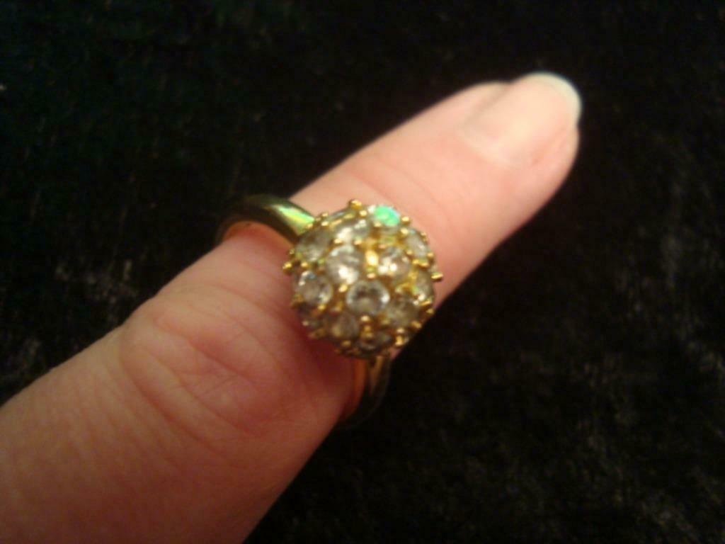 Bague dorée, boulle avec 28 zircons, poinçon., Bijoux, Sacs & Beauté, Bagues, Comme neuf, Femme, Plus petit que 17, Jaune, Autres matériaux