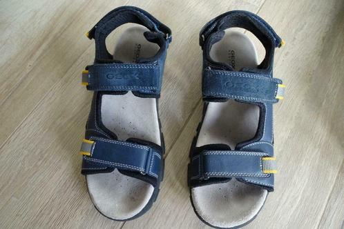 Meedogenloos plotseling bijlage ② Blauwe Geox sandalen maat 39 in zeer goede staat — Vêtements enfant |  Chaussures & Chaussettes — 2ememain