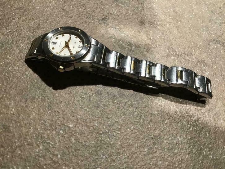 Dames polsuurwerk, Handtassen en Accessoires, Horloges | Dames, Zo goed als nieuw, Polshorloge, Overige merken, Staal, Staal, Ophalen of Verzenden